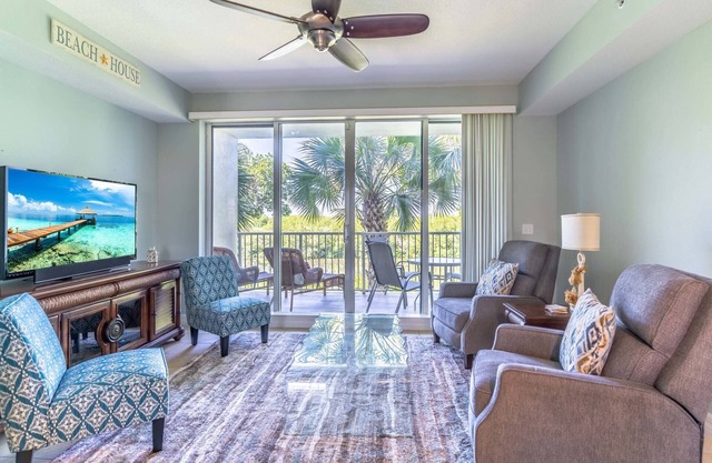 Fabulous 2-Bedroom Canalside Townhome in Little Harbor Resort