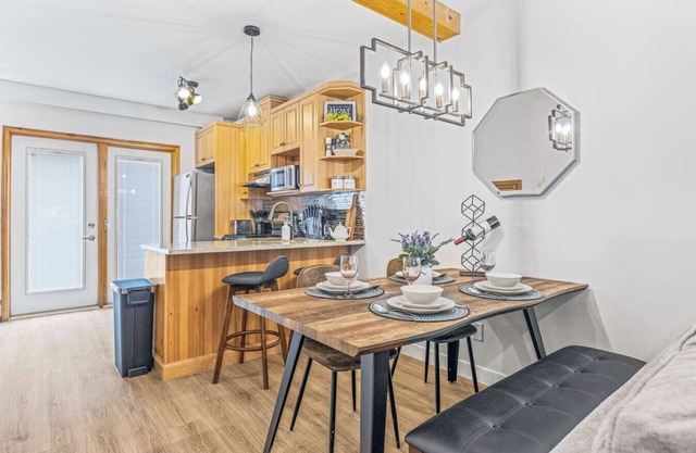 Scenic 2BR Haven w/ MTN Views + Near DT Banff!