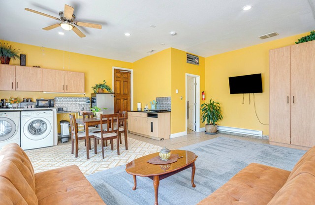 Scenic Aurora Studio on 3 Acres: Easy 1-70 Access