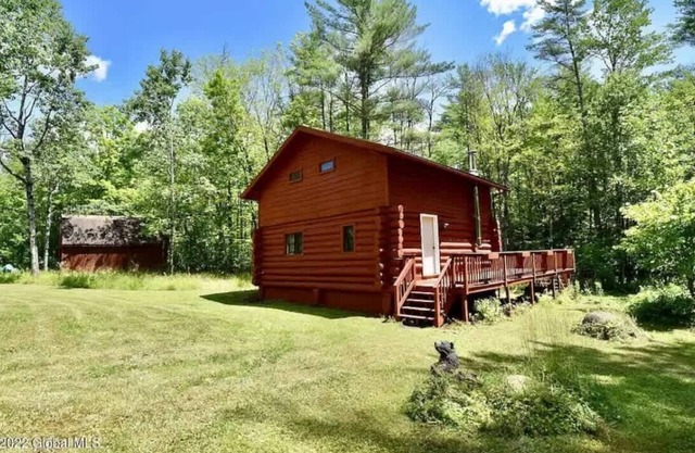 Scenic Cabin near the lake!