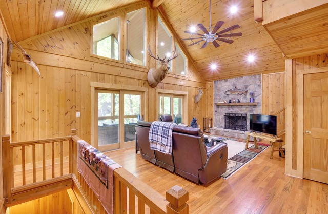 Scenic Duplex Cabin Rental Near Lake Burton!
