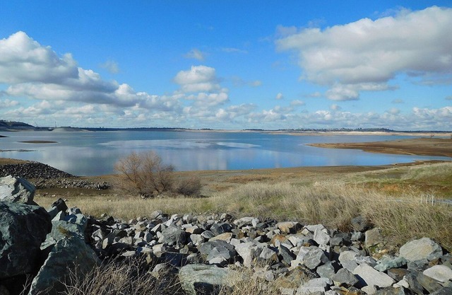 Scenic Escape in Folsom! Balcony, Kitchen, Free Breakfast & Near Folsom Lake