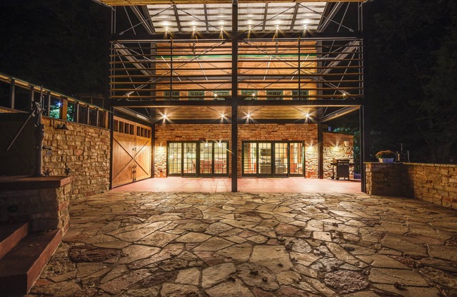 Scenic Getaway w/ Fire Pit & Grill in Columbia!