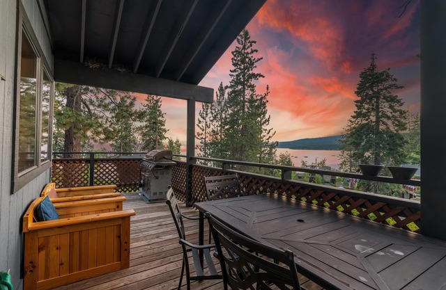 Scenic Lake Views: Snow & Beach Adventures Nearby!