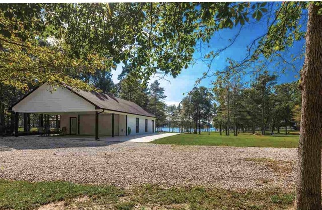 Scenic Lakefront 5 miles from Millcreek boat rampGreat for fishermen!