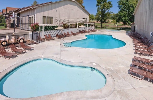 Scenic Lakeside Escape Studio @ Grand Lake Resort