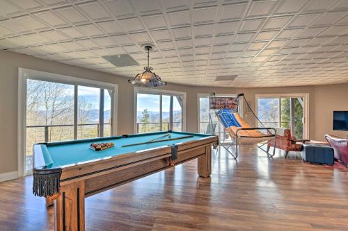 Scenic Pet-Friendly House with Private Hot Tub!