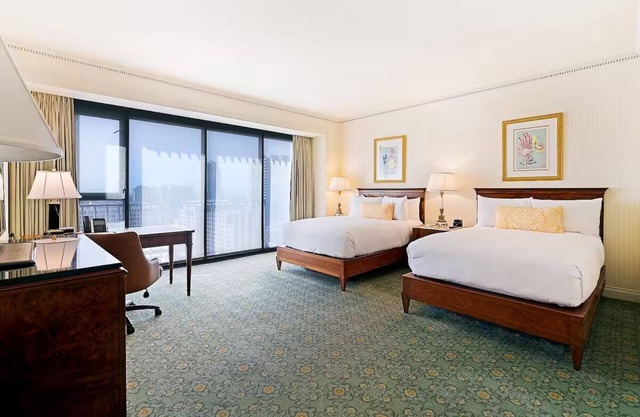 Scenic Retreat with 2 Double Beds, Westgate, Moments from Gaslamp, 2 Rooms