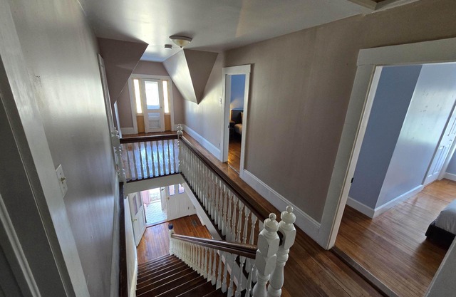 Scenic Shelburne home. Central location close to Shelburne Harbour.