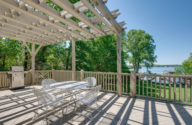 Scenic Smith Mountain Lake Getaway w/ Deck + Dock!