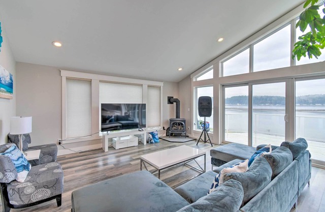Scenic & Spacious Getaway on North Bay w/ Deck!