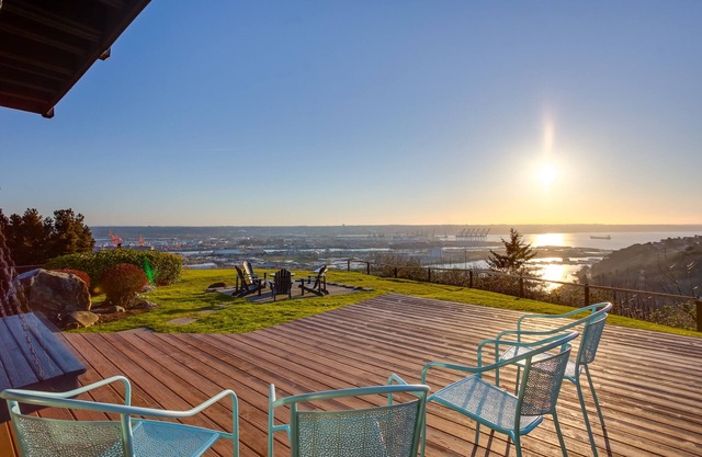 Scenic Tacoma Apartment w/ Deck & Fire Pit!