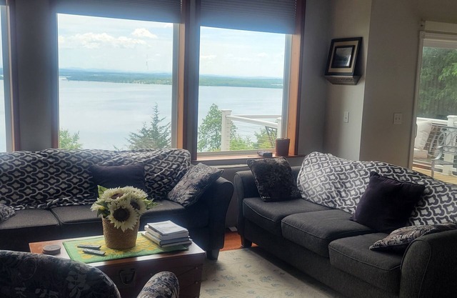 Scenic views of Lake Champlain and Vermont's Green Mountains