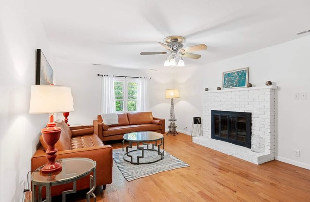 scent-free stay - spacious , big yard and safe neighborhood