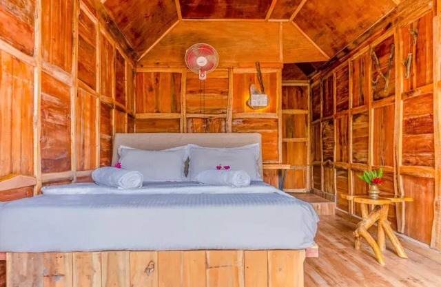 Sceva's Garden Home - Double Room with balcony - 1