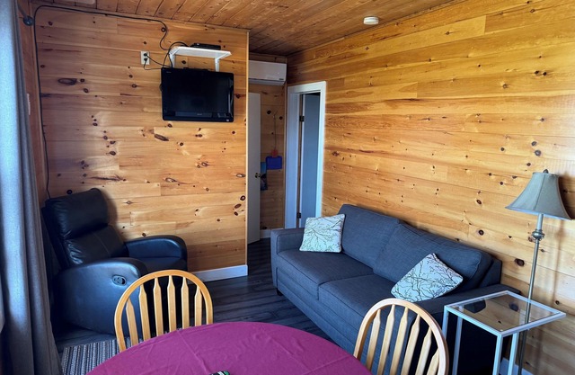 Schurmans Shore Waterfront Cottage #8