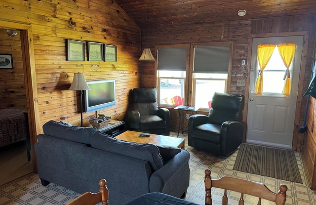 Schurmans Shore Waterfront Cottage #9