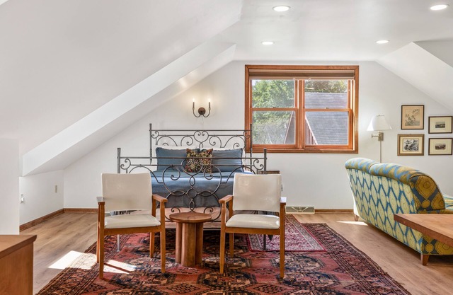 Schuylerville, Saratoga Enclave Studio Apartment