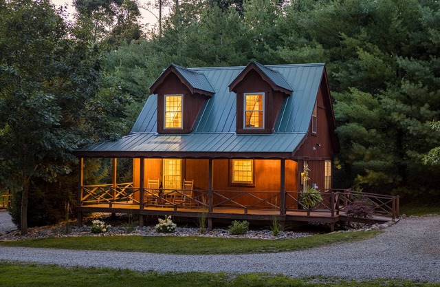 Scotch Pine . Trailside Lodging