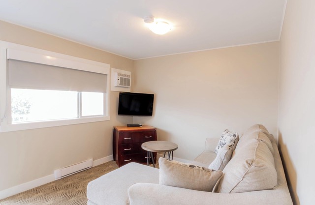 Scott's Inn and Suites