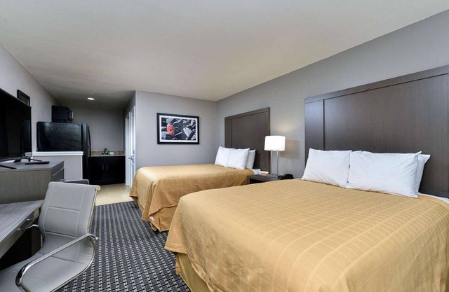 Scottish Inns & Suites