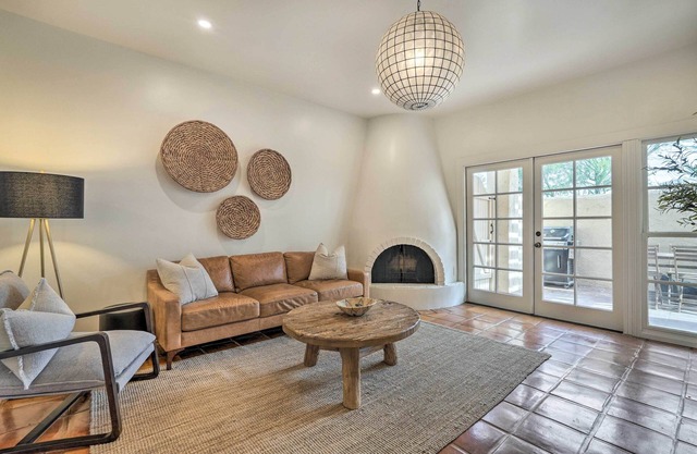 Scottsdale Condo w/ Pool Access, Near Old Town!