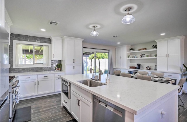 Scottsdale Home w/ Putting Green, 3 Mi to Old Town