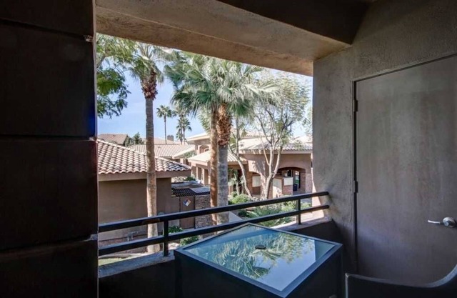 Scottsdale - Popular area...close to golf, shops, dining, hiking.