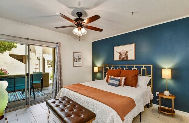 Scottsdale's Finest Luxury Living Condo in Heart of N. Scottsdale - 1B/1B