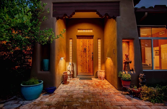Scottsdale Villa - Spacious Golfing retreat, 4 Private patios, Pool-Game Room