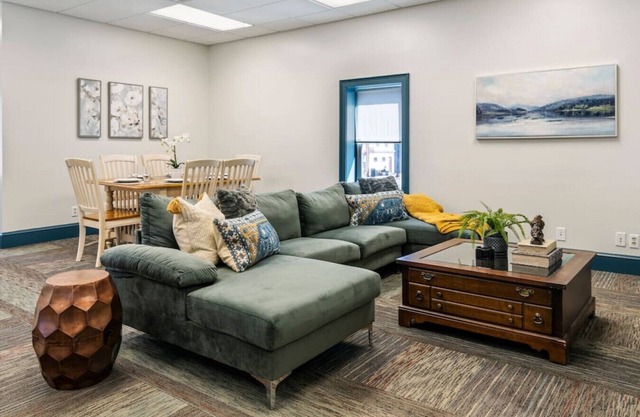 Scottsville 4-Bdrm Loft/Sleeps 6/Onsite Parking