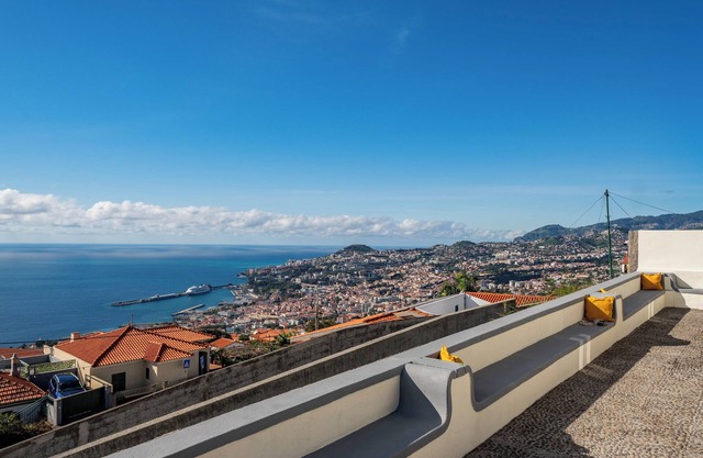 Meer- und Bergblick - Madeira Friendly Guest House