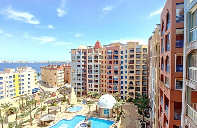 Meer- und Poolblick, 2 Pools, nah am Meer