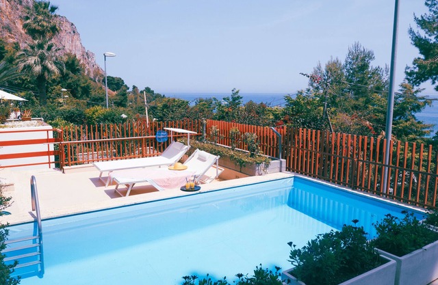 sea APARTMENT & POOL 2