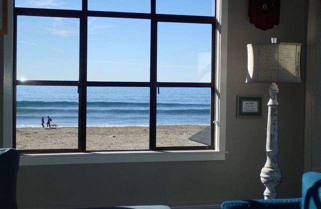 Meeresblau: 2. vom Strand, 2 Schlafzimmer und 3 Balkone!
