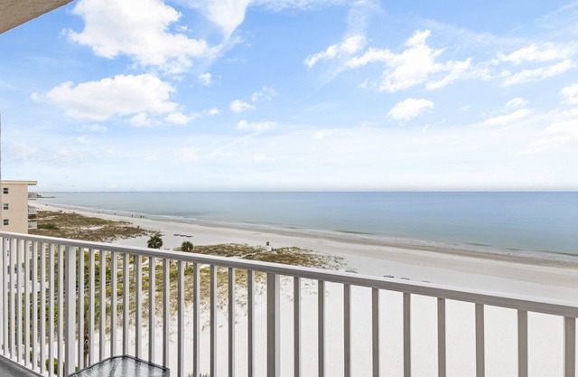 🌊 Sea Breeze #506 Direct Gulf Front with Prime Madeira Beach Location