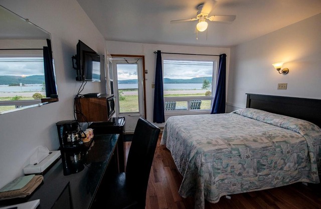 Sea Breeze Motel