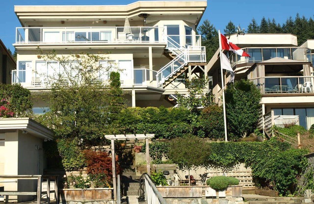 Sea Coast Inn Apartment mit einem Schlafzimmer und direktem Meerblick und voll ausgestatteter Küche