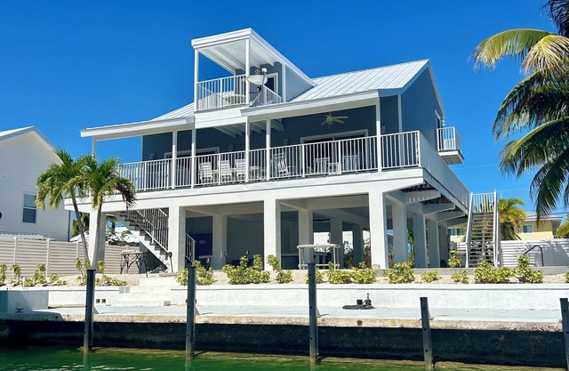 Sea Glass House of Summerland Key! Pool, 70 feet of Seawall, deep water canal!