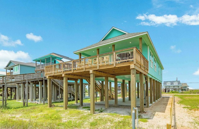 Sea Holly - Beachfront - Pet & Family Friendly