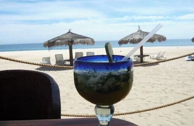Sea House 2 on The Beach near to Palermo and Trapani Airport, WIFI, Terrace, BBQ