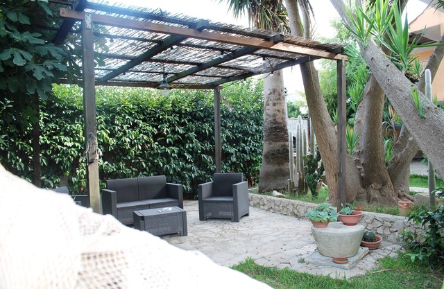 "Land of the Sea" Zwei Zimmer in Villa mit Garten