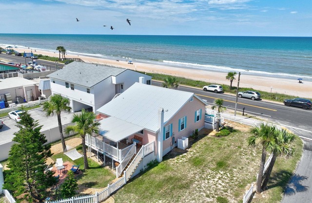 Sea Legs Charming Beachfront Cottage in Flagler Beach - Steps to the Sand, Sunrises & Sunsets