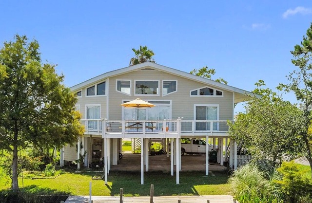 Sea Level BSL 3BR 3BA Waterfront
