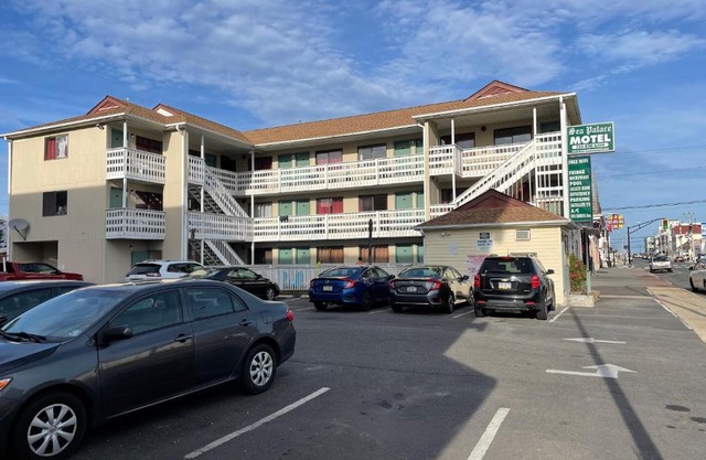Sea Palace Motel