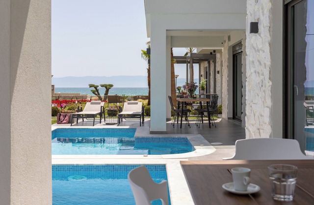 4 bedroom Villa with Private Pool