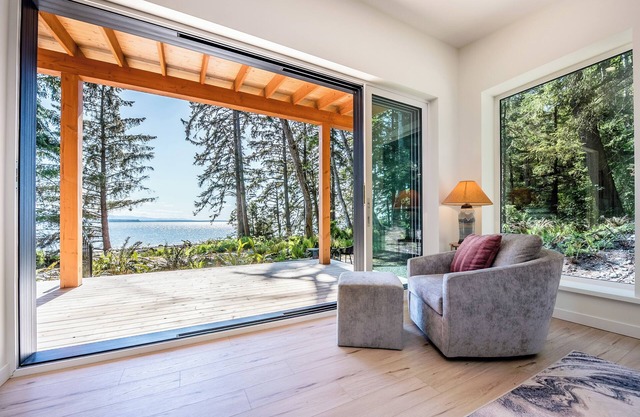 Sea Stone Quadra Cabin