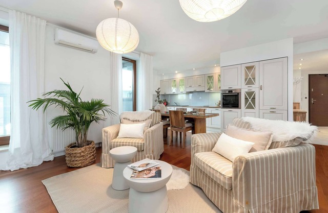 Sea Tower 11 | Gdynia | Luxus-Apartment | Parkplatz & Balkon