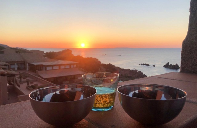 Sea view a stone's throw from the natural pools Le Sorgenti, wifi, AC