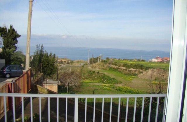 Apartment mit Meerblick in Briatico - 2 Minuten vom Strand entfernt